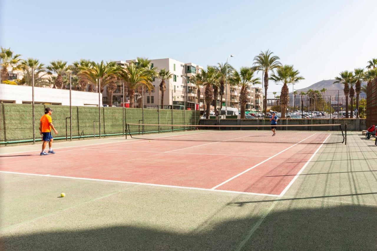 ארונה Homeforguest Modern And Recently Renovated Apartment In Arona מראה חיצוני תמונה