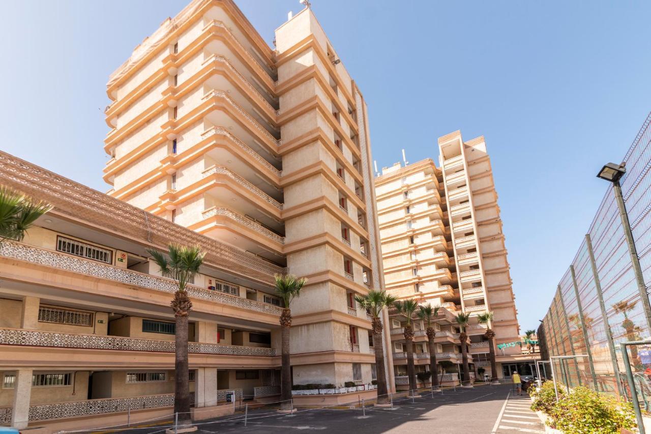 ארונה Homeforguest Modern And Recently Renovated Apartment In Arona מראה חיצוני תמונה