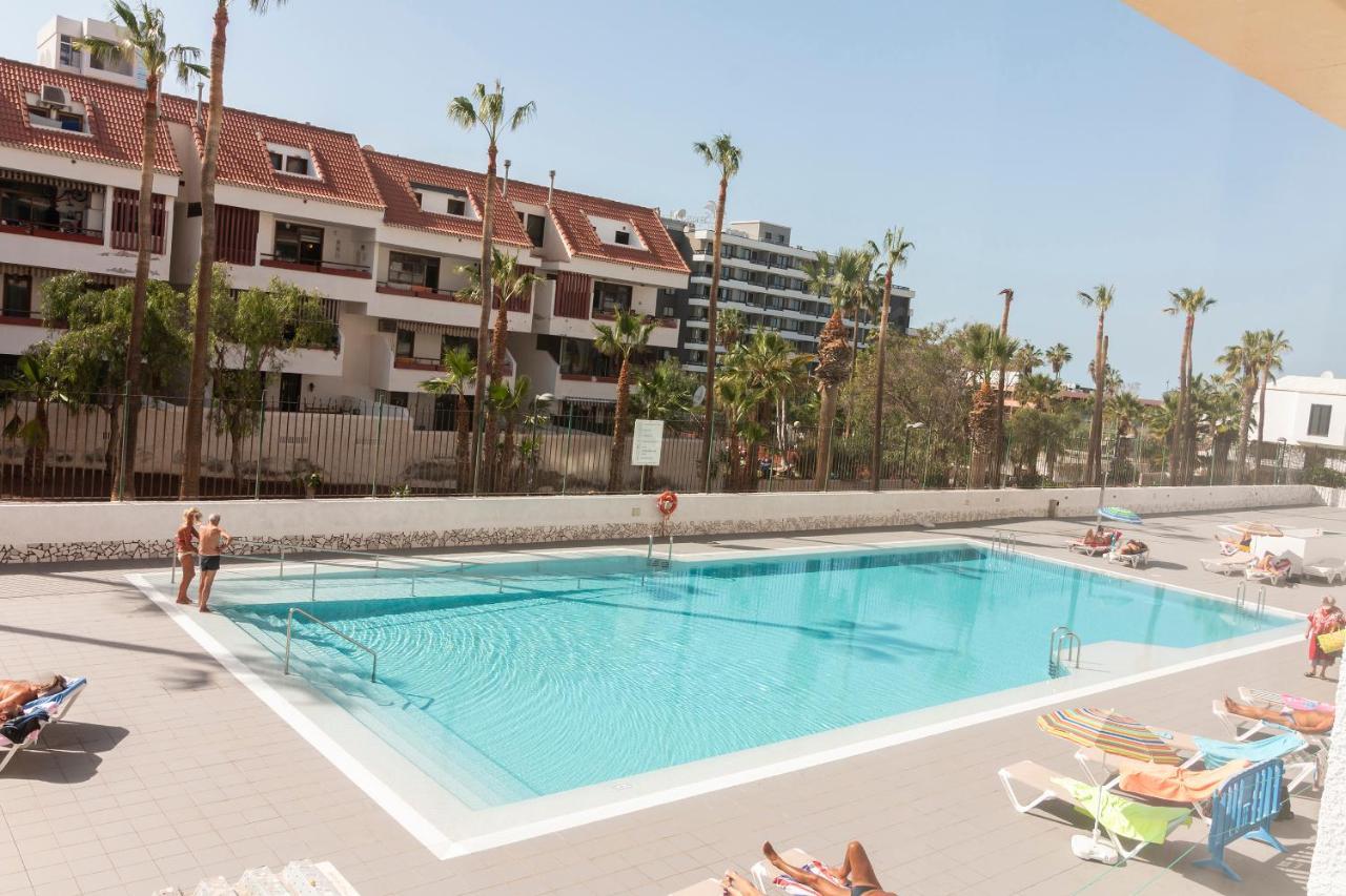 ארונה Homeforguest Modern And Recently Renovated Apartment In Arona מראה חיצוני תמונה